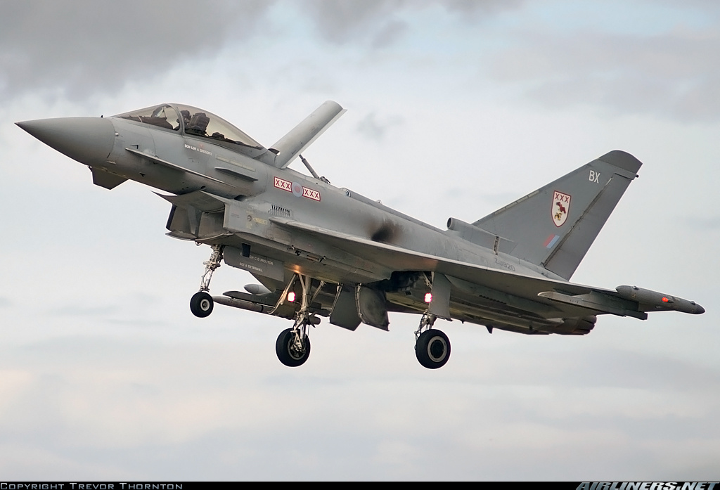 Eurofighter EF-2000 Typhoon F2.jpg