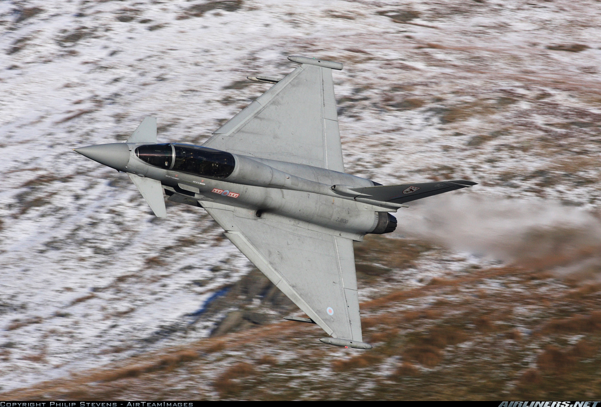 Eurofighter EF-2000 Typhoon T1.jpg